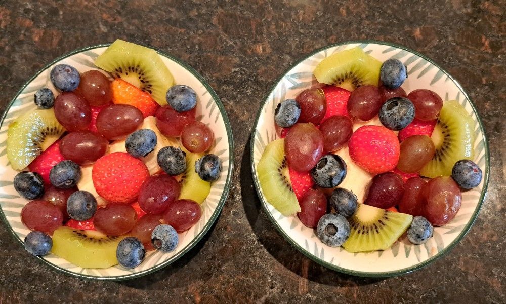 Vers fruit voor een gezond ontbijt in bed & breakfast DE DOBBE in Glimmen, Groningen.