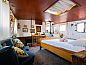 Guest house 022819 • Bed and Breakfast Rivierengebied • Boat 'Opoe Sientje'  • 2 of 25