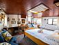 Guest house 022819 • Bed and Breakfast Rivierengebied • Boat 'Opoe Sientje'  • 7 of 25