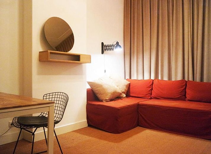 Komfortables Schlafzimmer bei Alberti - Bed & Bike, Bett und Fruehstueck in Rotterdam, Suedholland.