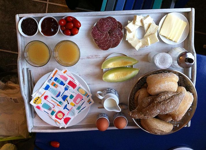 Comfortabele zithoek in Bed & Breakfast Walenburg, Rotterdam, Zuid-Holland.