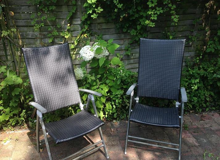 Funktionelle Mikrowelle im Bed & Breakfast Maria in Rotterdam, ideal fuer schnelle Mahlzeiten.