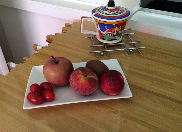 Dining area in Imagine My B&B Rotterdam, perfect for a leisurely breakfast.