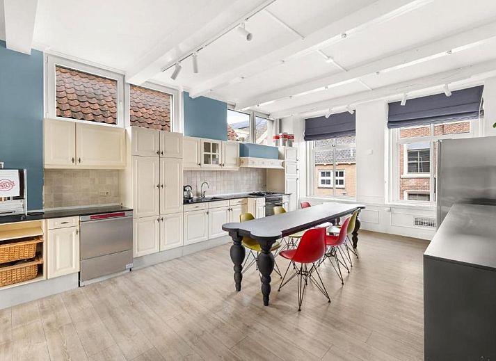 B&B de Lijsterhof in Domburg, Walcheren, attractive sign on the facade of the bed and breakfast in Zeeland.