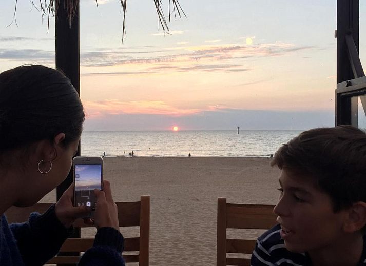 Modernes Badezimmer mit Dusche in Bed & Breakfast Zeeland, Noordwelle, Schouwen-Duiveland.