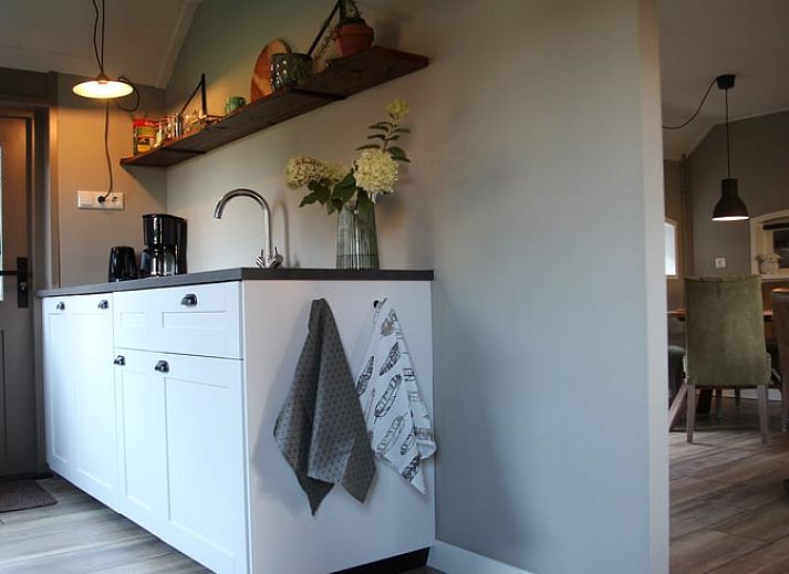 Ferienhaus in Beilen, Zentral-Drenthe mit Terrasse und Herbstgarten.