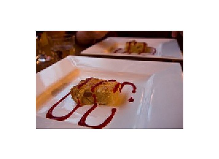 Paarden grazen bij Logement Doosje, een bed and breakfast op het Friese platteland in Warfstermolen.