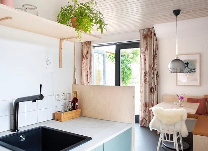 Guest house 287103 - Bed and Breakfast Rivierengebied - Huisje in Maasbommel