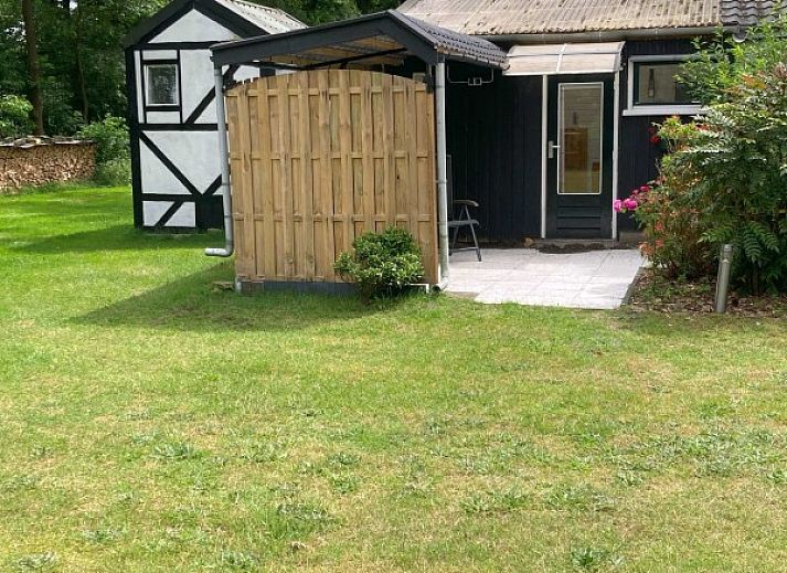 Rustieke buitenruimte van Het Puttertje, een charmante B&B in Hattem, Veluwe, Gelderland.