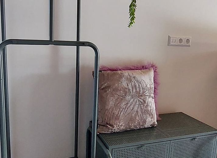 Entspannen Sie sich auf der Terrasse des Ferienhauses in Stroe, Veluwe, Gelderland.