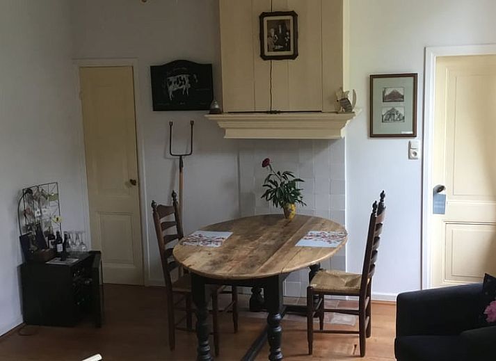 Vakantiehuis in Oene biedt een charmante tuin met kippen, ideaal voor natuurliefhebbers in de Veluwe, Gelderland.
