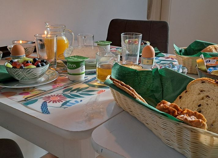 Gezellige keuken en eetruimte in bed & breakfast DE DOBBE in Glimmen, Groningen.