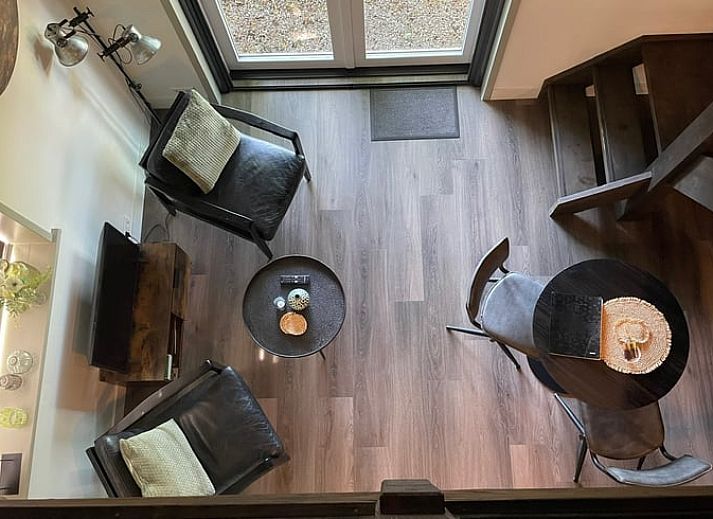 Stijlvolle wastafel in badkamer van Vakantiehuisje in Noordwijk, Groningen.