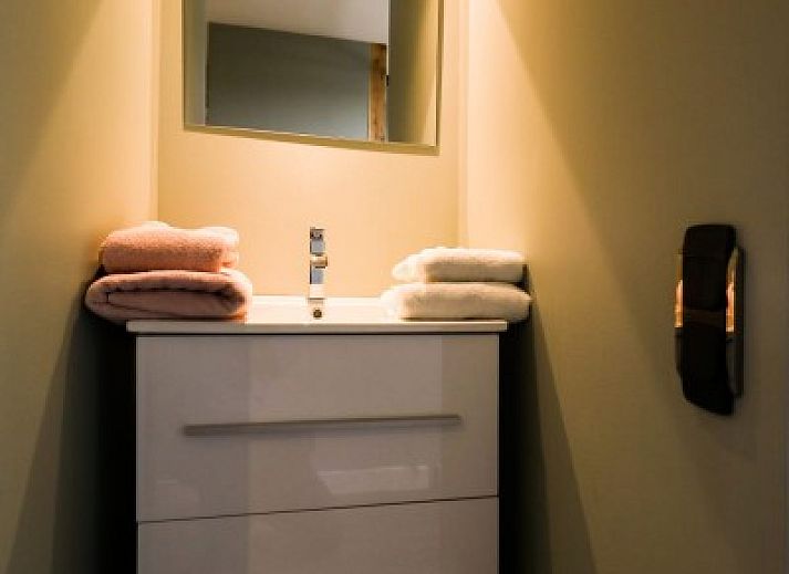 Gezellig terras bij Schuurtje 1860 in Partij-Wittem, Zuid Limburg, ideaal voor ontspanning in deze bed and breakfast.