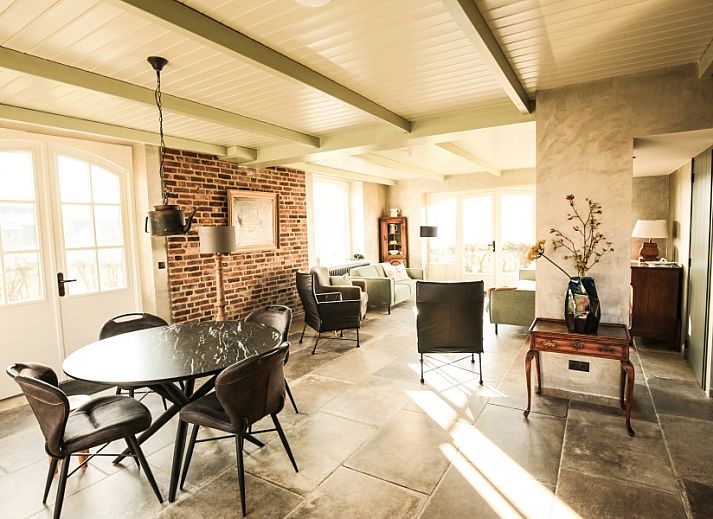 Hof van Kleeberg in Kleeberg, South Limburg, vacation home with modern architecture and rural charm.