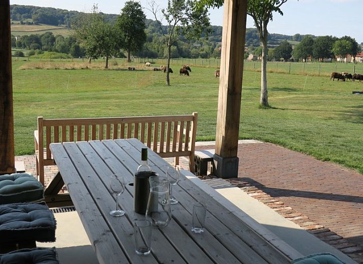 Stylish kitchen in Hof van Kleeberg, Kleeberg, South Limburg, vacation home with modern interior.