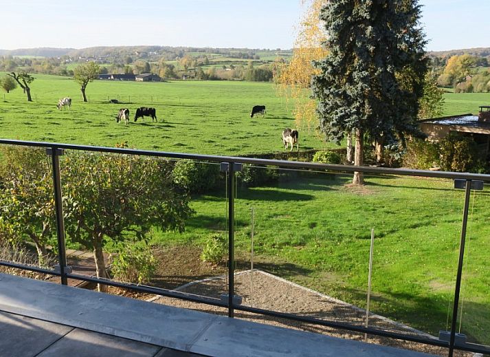 Bright living room in Hof van Kleeberg, Kleeberg, South Limburg, overlooking the garden.