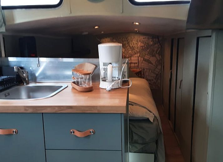 Unieke treinaccommodatie bij Vakantiehuisje in Liempde, Hart van Brabant, Noord Brabant, met prachtig uitzicht op groene natuur.