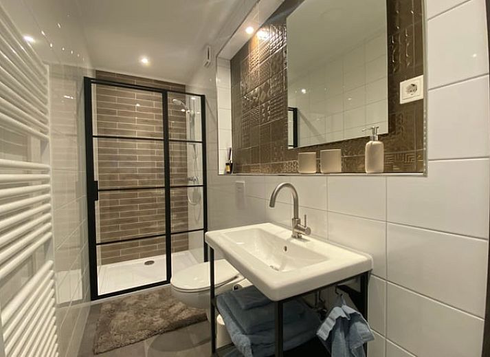 Eingang zum Ferienhaus in Helenaveen, einem charmanten Bed & Breakfast im Herzen von Brabant, umgeben von gruener Natur.