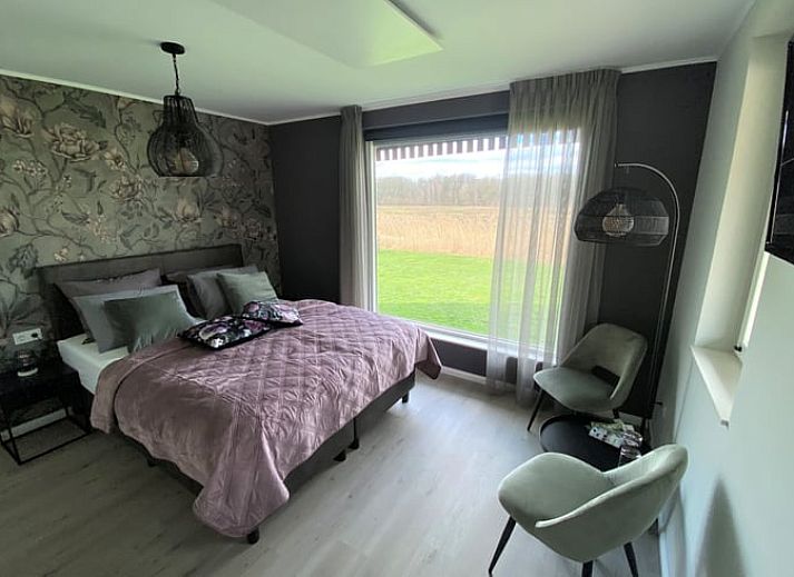 Zufahrtsweg zum Cottage in Helenaveen, Bed and Breakfast im Herzen von Nordbrabant, umgeben von gruener Natur.