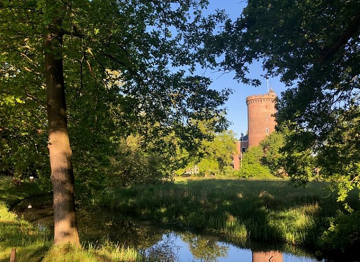 Vacation cottage in Driebergen-Rijsenburg, Utrechtse Heuvelrug, with historic castle view.