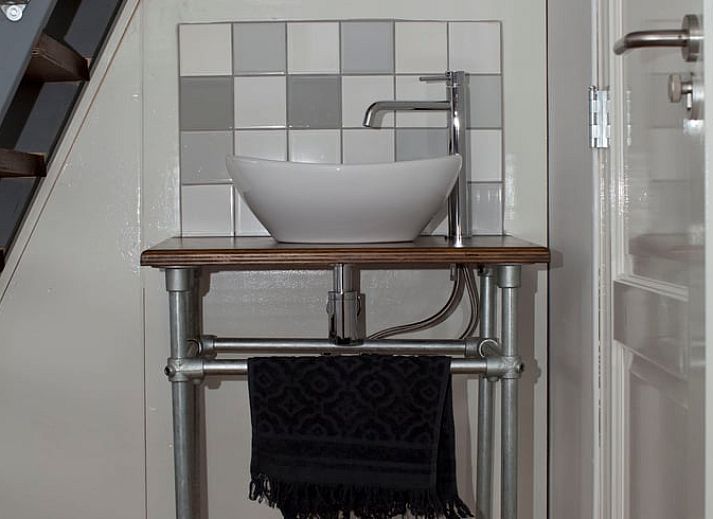 Authentieke deurknoppen in Vakantiehuis in Oudewater, Utrecht. Historische charme in een bed and breakfast.