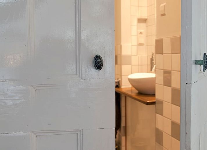 Authentieke deurknoppen in Vakantiehuis in Oudewater, Utrecht. Historische charme in een bed and breakfast.