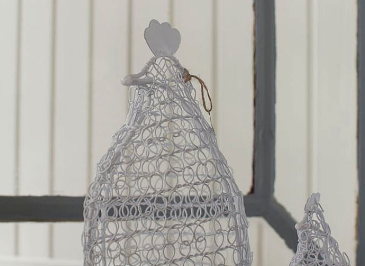 Kleurrijke haken in de keuken van Vakantiehuis in Oudewater, Utrecht. Praktisch en stijlvol verblijf.