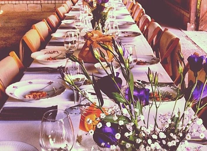 Industriele wastafel in Vakantiehuis in Oudewater, Utrecht. Unieke details in een bed and breakfast.