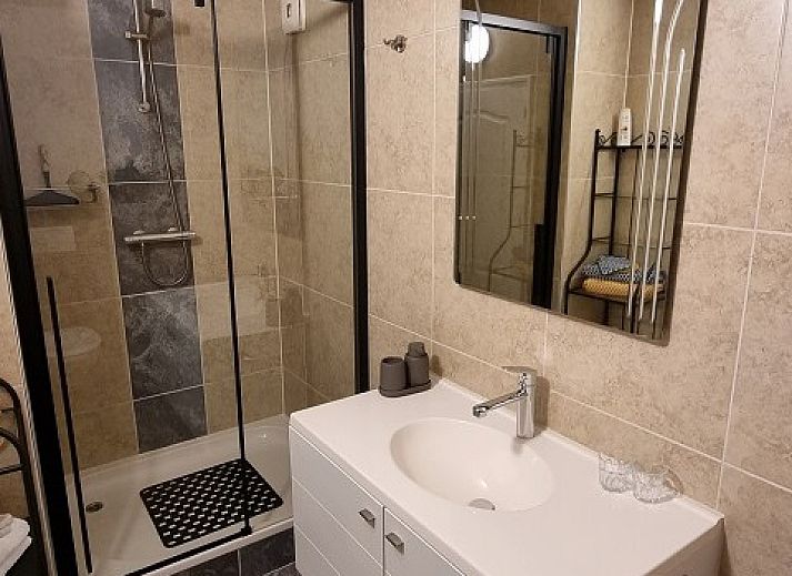 Pittoreske molen nabij DE DIJK bed and breakfast in Zuid-Beijerland, omgeven door natuur.