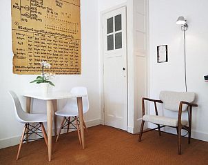 Gezellige eethoek in Alberti - Bed & Bike, bed and breakfast in Rotterdam, Zuid-Holland.