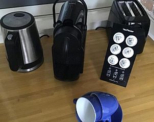 Koffie- en theefaciliteiten in Imagine My B&B Rotterdam voor een comfortabele start van de dag.