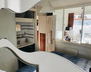 Stijlvolle badkamer in Imagine My B&B Rotterdam met moderne voorzieningen.