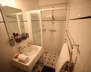 Moderne badkamer in B&B de Singel, Utrecht. Stijlvolle bed and breakfast in Utrecht eo.