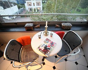 Gezellig balkon met uitzicht bij B&B de Singel, Utrecht. Geniet van de omgeving in deze bed and breakfast.