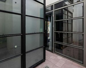 Elegante slaapkamerinrichting in B&B Zocher6, Utrecht, met vintage details.