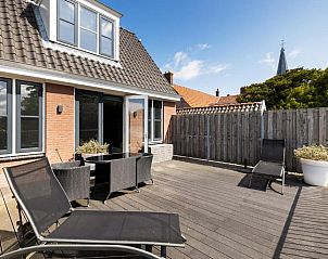 Ruim dakterras in B&B de Lijsterhof, Domburg, Walcheren, prachtige buitenruimte van bed and breakfast in Zeeland.