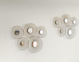 Decoratieve wand in B&B de Lijsterhof, Domburg, Walcheren, stijlvolle bed and breakfast inrichting in Zeeland.