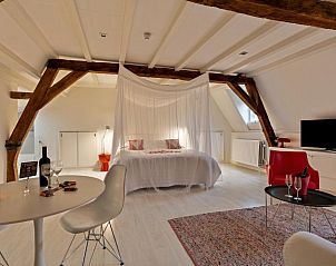 Luxe slaapkamer bij Bed en Brood - Veere, sfeervol verblijf in Walcheren, Zeeland