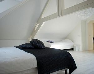 Lichte slaapkamer bij Bed en Brood - Veere, gezellige B&B in Walcheren, Zeeland