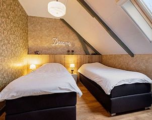 Attractive double room in Cottage in Stieltjeskanaal, bed and breakfast in Southeast Drenthe overlooking nature.