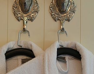 Comfortabele badjassen in Vakantiehuis in Diever, Zuidwest Drenthe, voor een luxe en ontspannen ervaring.