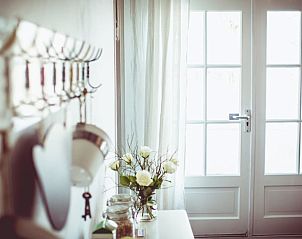 Lichte keuken in Vakantiehuis in Oudewater, Utrecht. Moderne faciliteiten in een gezellige bed and breakfast.