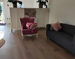 Gezellige woonkamer in Huisje in Noordgouwe, bed and breakfast in Noordgouwe, Zeeland.