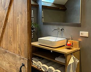 Stijlvolle badkamer in Huisje in Arnemuiden, bed and breakfast in Arnemuiden, Zeeland.