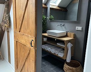 Luxe badkamer in Huisje in Arnemuiden, bed and breakfast in Zeeland.