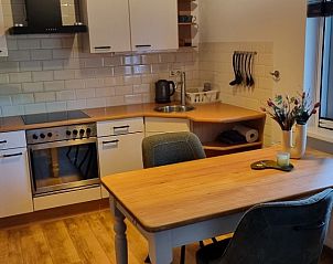 Volledig uitgeruste keuken in DE DIJK bed and breakfast, Zuid-Holland, met moderne apparatuur.